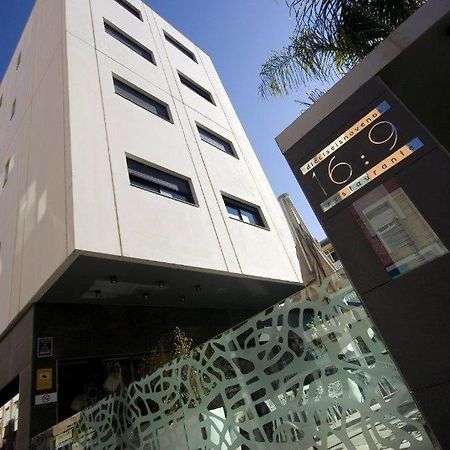 Apartamentos 16:9 Suites Almería Exterior photo